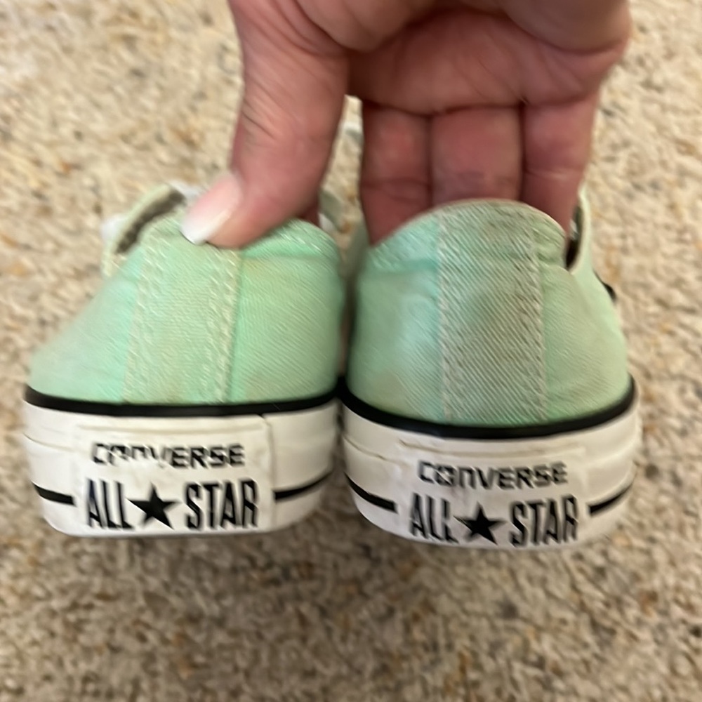 nike mint green tennis shoes